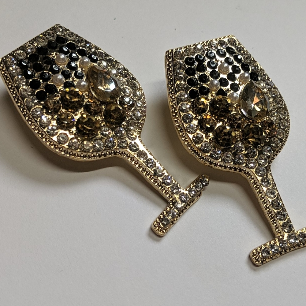 Wine Lovers Pendant Earrings Never Used